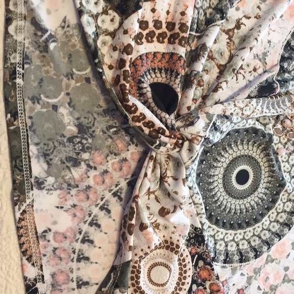 Blouse - Picture 3 of 3